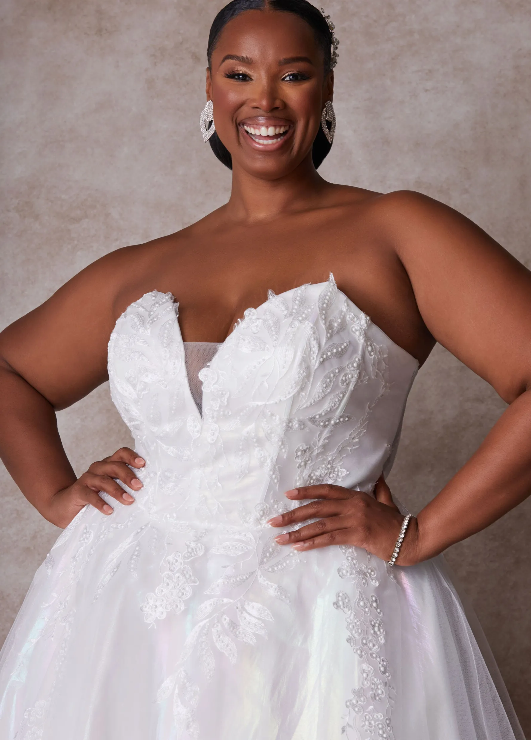 Discount Ashley Stewart The Aurora Princess Wedding Gown Egret