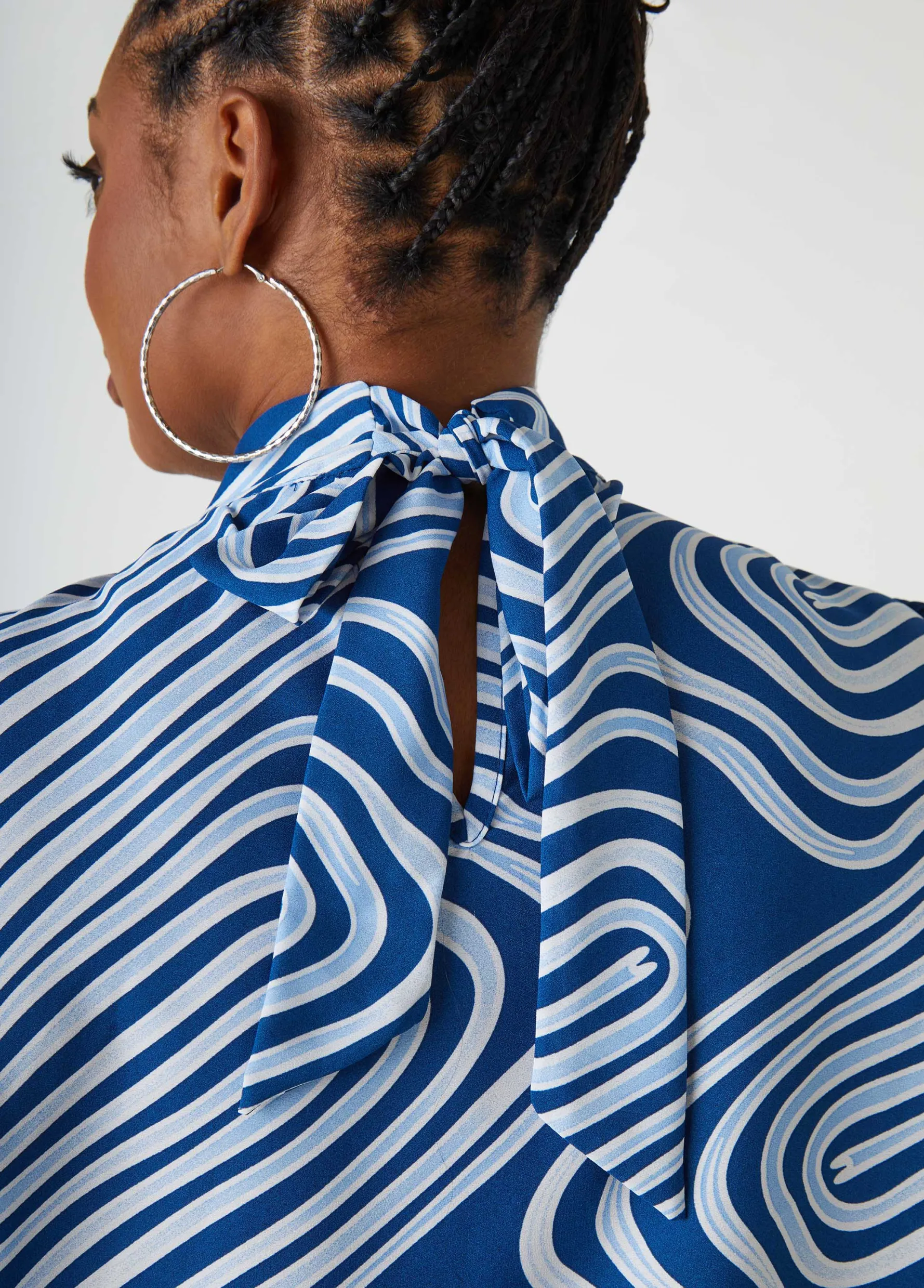 New Ashley Stewart Tie Neck Wavy Print Blouse Navy Peony