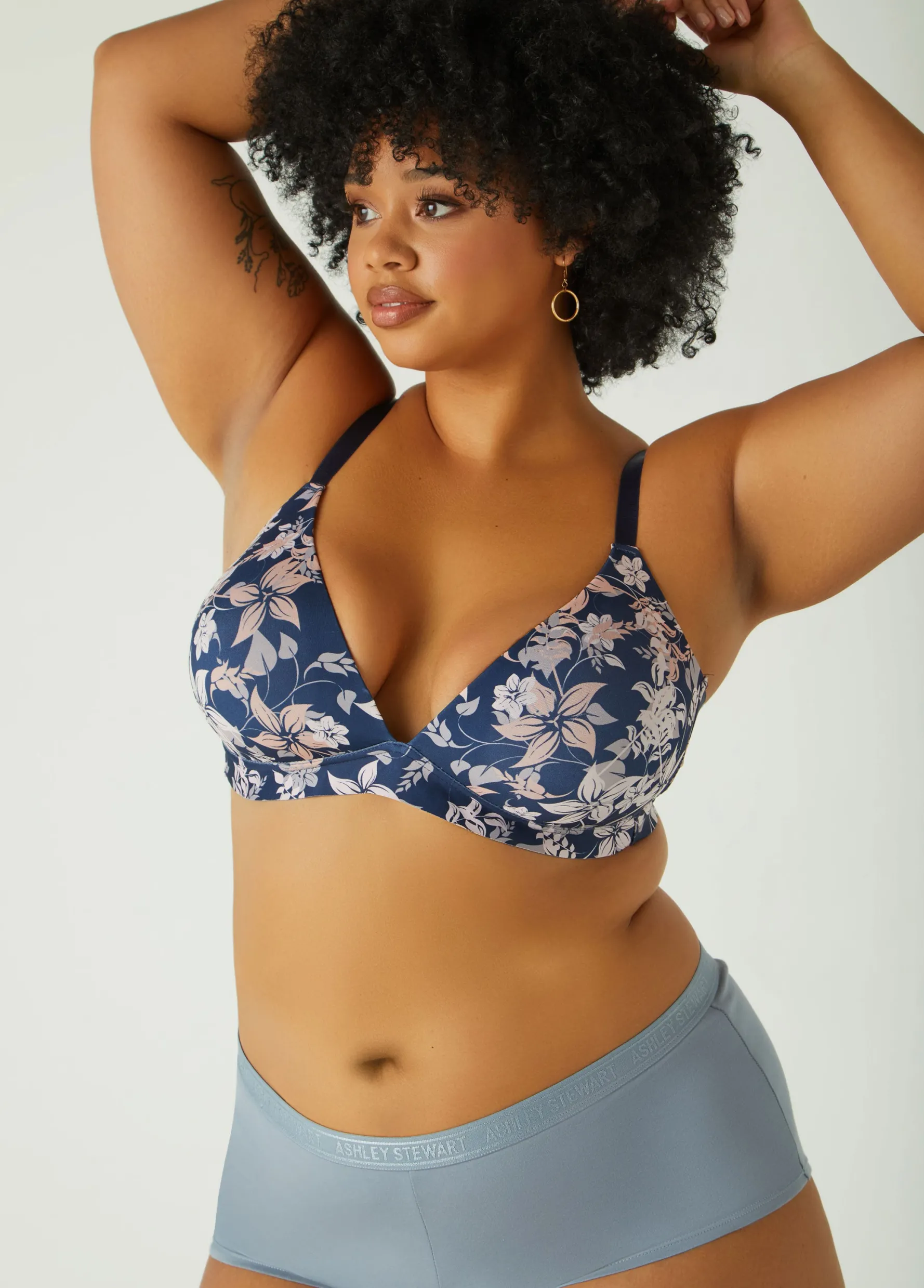 New Ashley Stewart YMI 3 Pack Wireless Bras Navy
